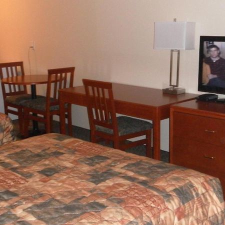 Stampeder Inn Ponoka Δωμάτιο φωτογραφία