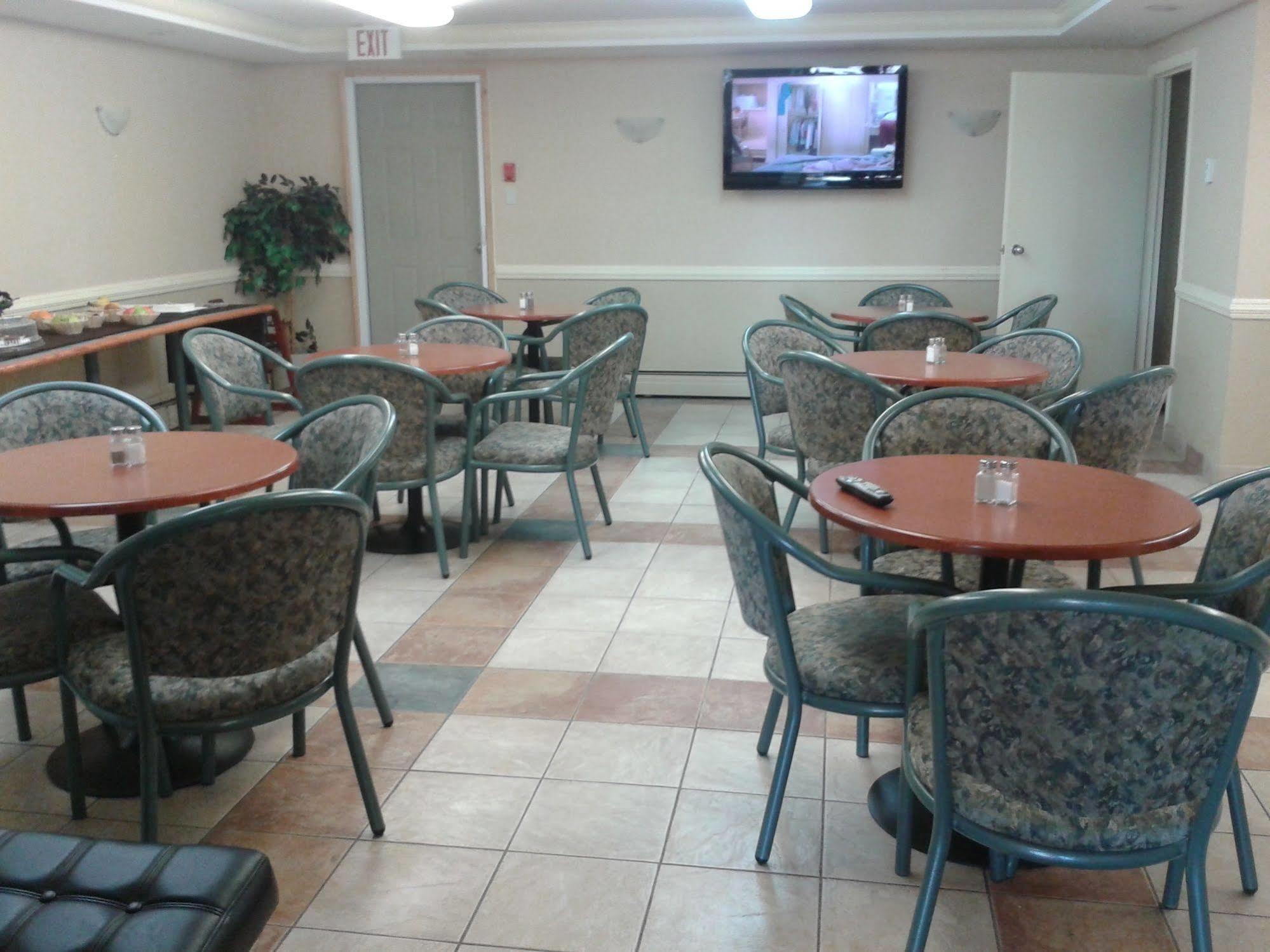 Stampeder Inn Ponoka Εξωτερικό φωτογραφία
